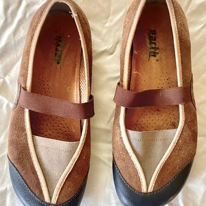 Size 7.5 women’s vintage Earth shoes by Kalso